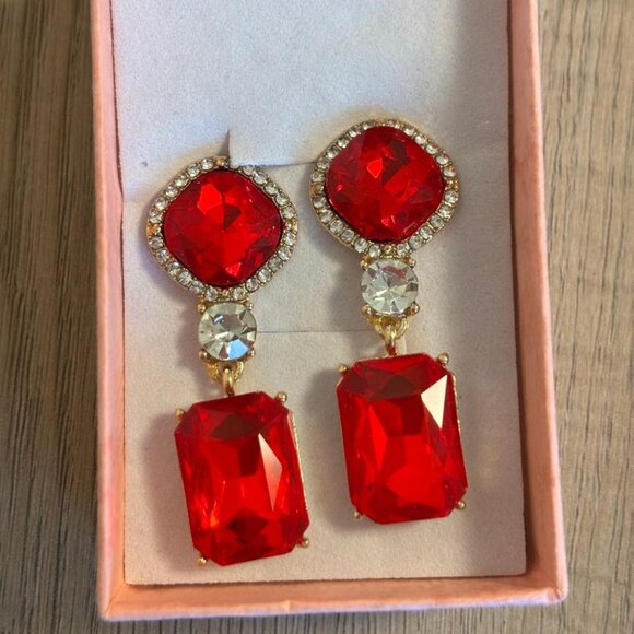 Saks Fifth Avenue Brilliant Red Crystal Dangle Earrings with Goldtone Finish NIB - Picture 2 of 2